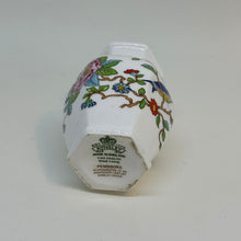 Load image into Gallery viewer, Vintage Collectable Aynsley Pembroke BUD VASE Fine English Bone China 3.25"