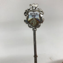 Load image into Gallery viewer, Silver plated collectable souvenir spoons - World