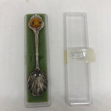 Load image into Gallery viewer, Silver plated collectable souvenir spoons - World