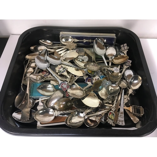 A quantity of spoons