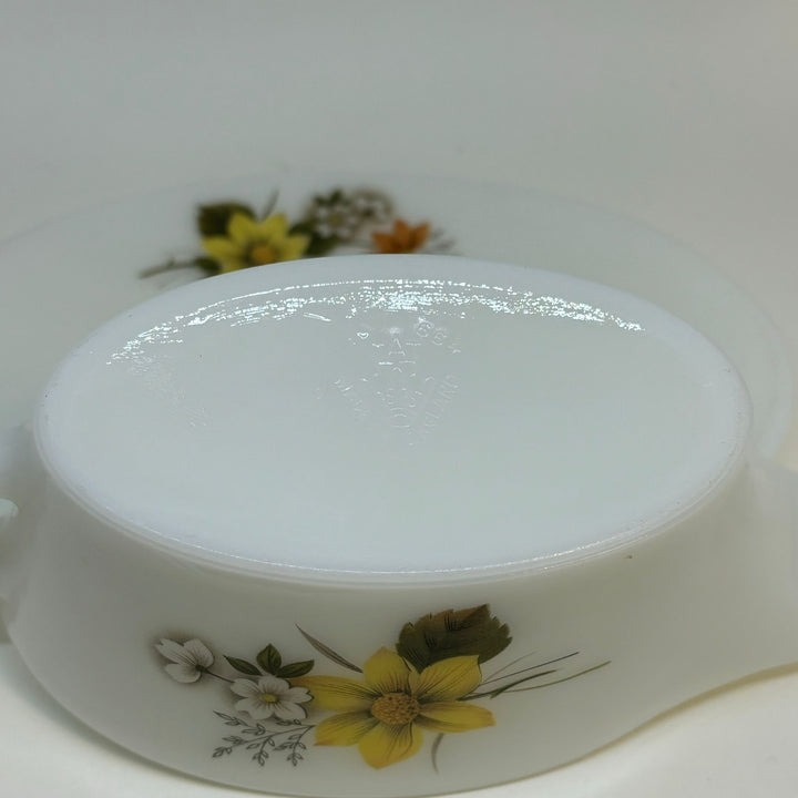 PYREX JAJ Autumn Glory SAUCE GRAVY BOAT and STAND