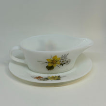 Load image into Gallery viewer, PYREX JAJ Autumn Glory SAUCE GRAVY BOAT and STAND