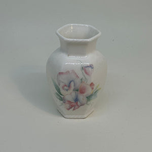 Vintage Collectable Aynsley Little Sweetheart BUD VASE Fine English Bone China 3.25