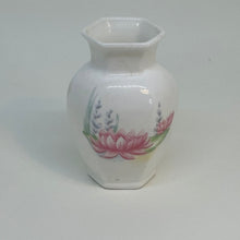 Load image into Gallery viewer, Vintage Collectable Aynsley Lotus BUD VASE Fine English Bone China 3.25&quot;