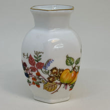 Load image into Gallery viewer, Vintage Collectable Aynsley Somerset BUD VASE Bone China Floral Gift 3.25&quot;