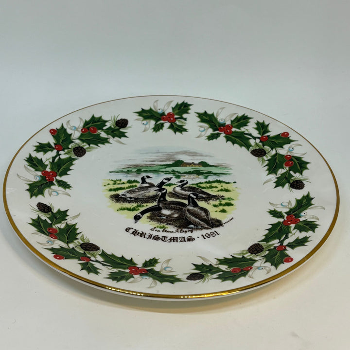 ROYAL GRAFTON Twelve Days of Christmas Plate, Six Geese A'Laying