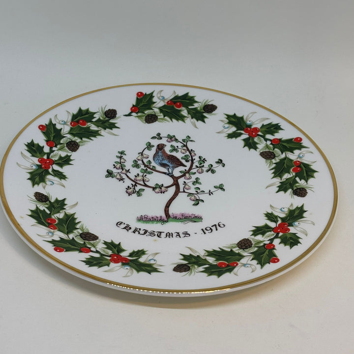 ROYAL GRAFTON Twelve Days of Christmas Plate, A Partridge in a Pear Tree