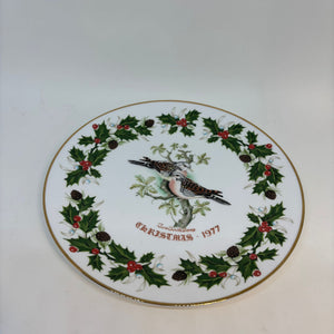 ROYAL GRAFTON Twelve Days of Christmas Plate, Two Turtle Doves