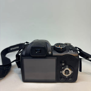FujiFilm Finepix S3380 14MP Digital Camera
