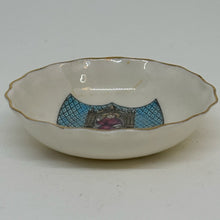 Load image into Gallery viewer, WH Goss CRESTED WARE TRINKET DISH Souvenir of CHRISTCHURCH