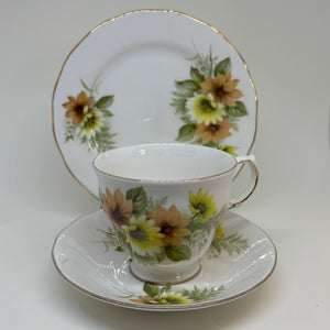 ROYAL VALE Vintage Bone China TEA CUP SET TRIO, Pattern #8622