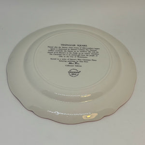 Vintage WEDGWOOD Trafalgar Square Christmas 1981 Plate Boxed