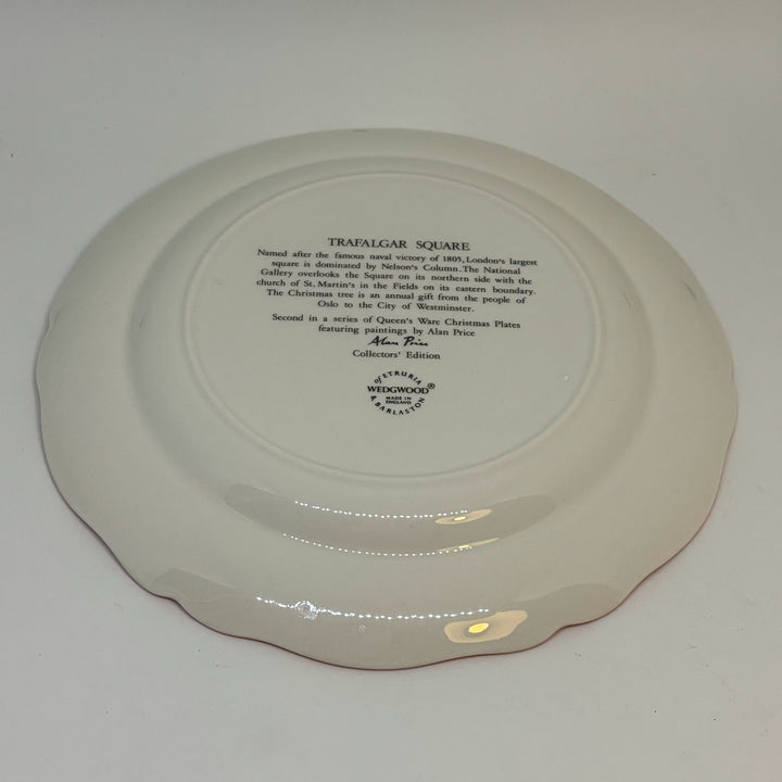 Vintage WEDGWOOD Trafalgar Square Christmas 1981 Plate Boxed