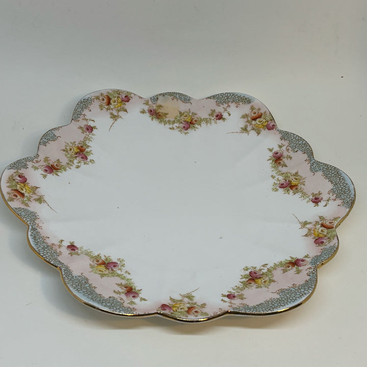 Flower-Shaped Cake Serving Plate