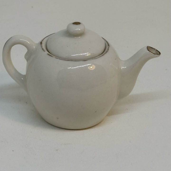Vintage Crested Ware TEAPOT Souvenir of SEATON