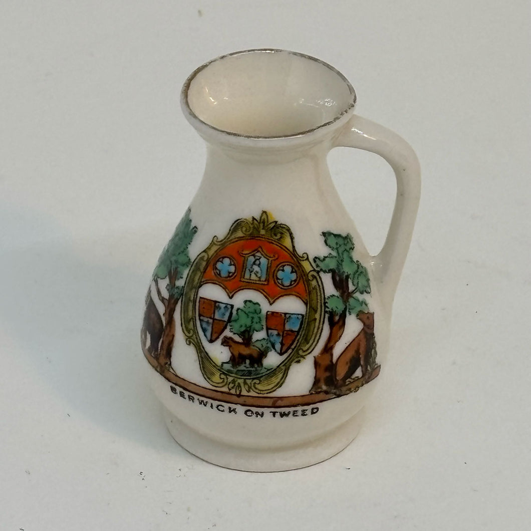 Vintage ARCADIAN CHINA Crested Ware Souvenir of BERWICK
