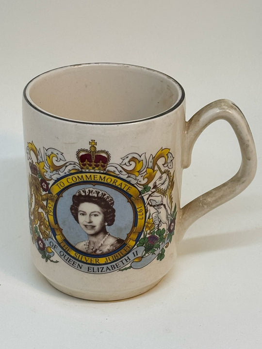 Vintage SADLER Commemorative Mug Queen Elizabeth II Silver Jubilee 1977