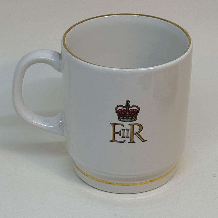 Vintage POOLE POTTERY Commemorative Mug Queen Elizabeth II Silver Jubilee 1977