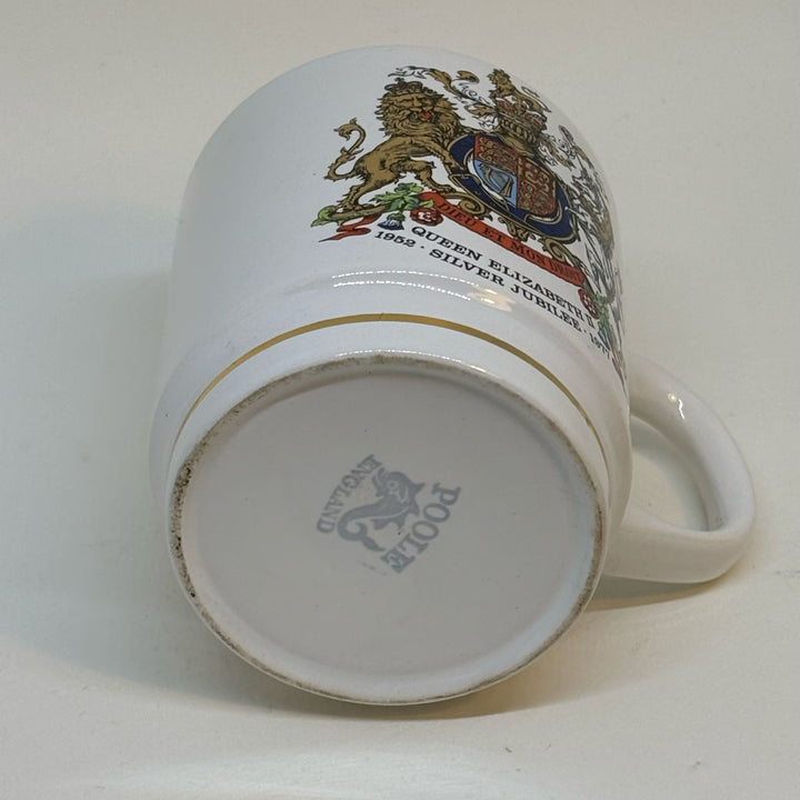 Vintage POOLE POTTERY Commemorative Mug Queen Elizabeth II Silver Jubilee 1977