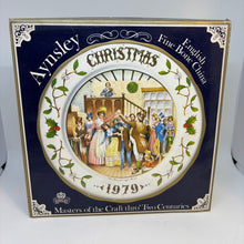 Load image into Gallery viewer, Vintage AYNSLEY Christmas Carol Plate 1979 Mr Fezziwig&#39;s Ball BOXED