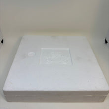 Load image into Gallery viewer, Vintage AYNSLEY Christmas Carol Plate 1979 Mr Fezziwig&#39;s Ball BOXED