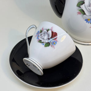 Vintage Queen Anne Teapot, 2 x Tea Cups and Saucers Set