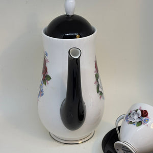 Vintage Queen Anne Teapot, 2 x Tea Cups and Saucers Set