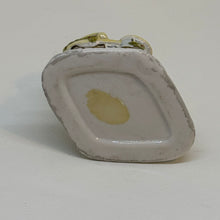 Load image into Gallery viewer, Vintage Cottage Ceramic Trinket Box