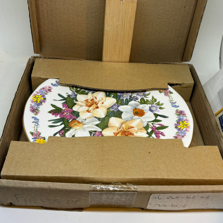 Vintage Collectible Royal Grafton Decorative Plate Faith and Courage Boxed