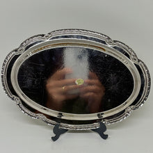 Load image into Gallery viewer, Set of 4 Vintage Serving Trays