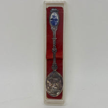 Load image into Gallery viewer, Vintage Collectible Windmill Spoon Souvenir of Holland JO90