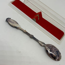 Load image into Gallery viewer, Vintage Collectible Windmill Spoon Souvenir of Holland JO90