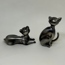 Load image into Gallery viewer, Vintage Pair of Siamese Cat Figurines