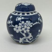 Load image into Gallery viewer, Antique Small Blue &amp; White Chinese Guangxu Ginger Jar