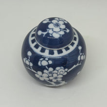 Load image into Gallery viewer, Antique Small Blue &amp; White Chinese Guangxu Ginger Jar