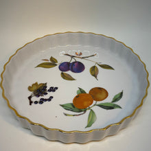Load image into Gallery viewer, Vintage Royal Worcester Evesham Pie or Quiche Dish
