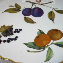 Load image into Gallery viewer, Vintage Royal Worcester Evesham Pie or Quiche Dish