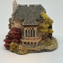 Load image into Gallery viewer, Vintage The Briary Miniature Figurine by Lilliput Lane