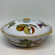 Load image into Gallery viewer, Vintage Royal Worcester Lidded Fruit Tureen
