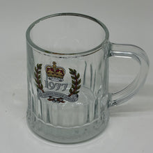 Load image into Gallery viewer, Vintage Queen Elizabeth II Silver Jubilee Glass Tankard