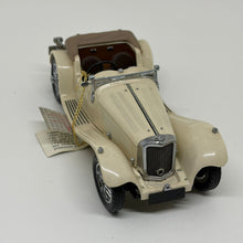Load image into Gallery viewer, Vintage Franklin Mint 1:24 SS Jaguar 100 Die-Cast Model (Missing Spare Tyre)