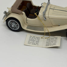 Load image into Gallery viewer, Vintage Franklin Mint 1:24 SS Jaguar 100 Die-Cast Model (Missing Spare Tyre)