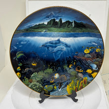 Load image into Gallery viewer, Vintage 'Discovery Off Anahola' Underwater Paradise Danbury Mint Plate