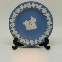 Load image into Gallery viewer, Vintage Wedgwood Jasperware Sacrifice Scene Plate Grapevine Border