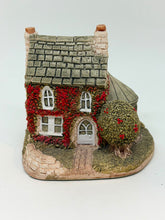 Load image into Gallery viewer, Vintage 'Holly Cottage' Miniature Figurine by Lilliput Lane