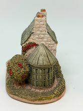 Load image into Gallery viewer, Vintage 'Holly Cottage' Miniature Figurine by Lilliput Lane