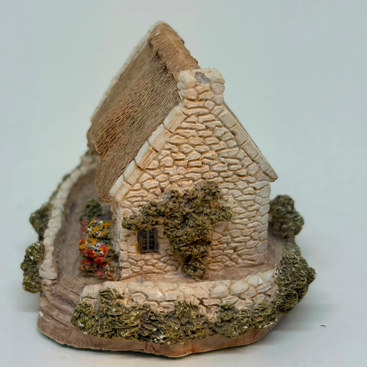 Vintage 'Tanners Cottage' Hand Made Miniature Figurine by Lilliput Lane