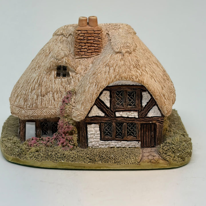 Vintage 'April Cottage' Hand Made Miniature Figurine by Lilliput Lane