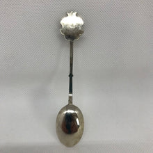 Load image into Gallery viewer, Silver plated collectable souvenir spoons - World