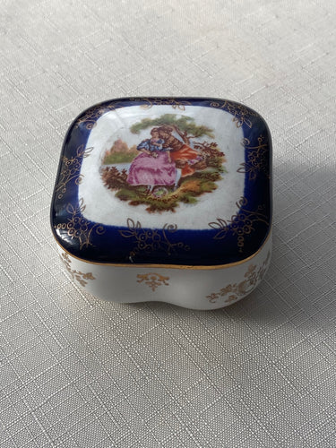 Bavarian KER ARTIS KA Pastoral Courting Lovers TRINKET BOX